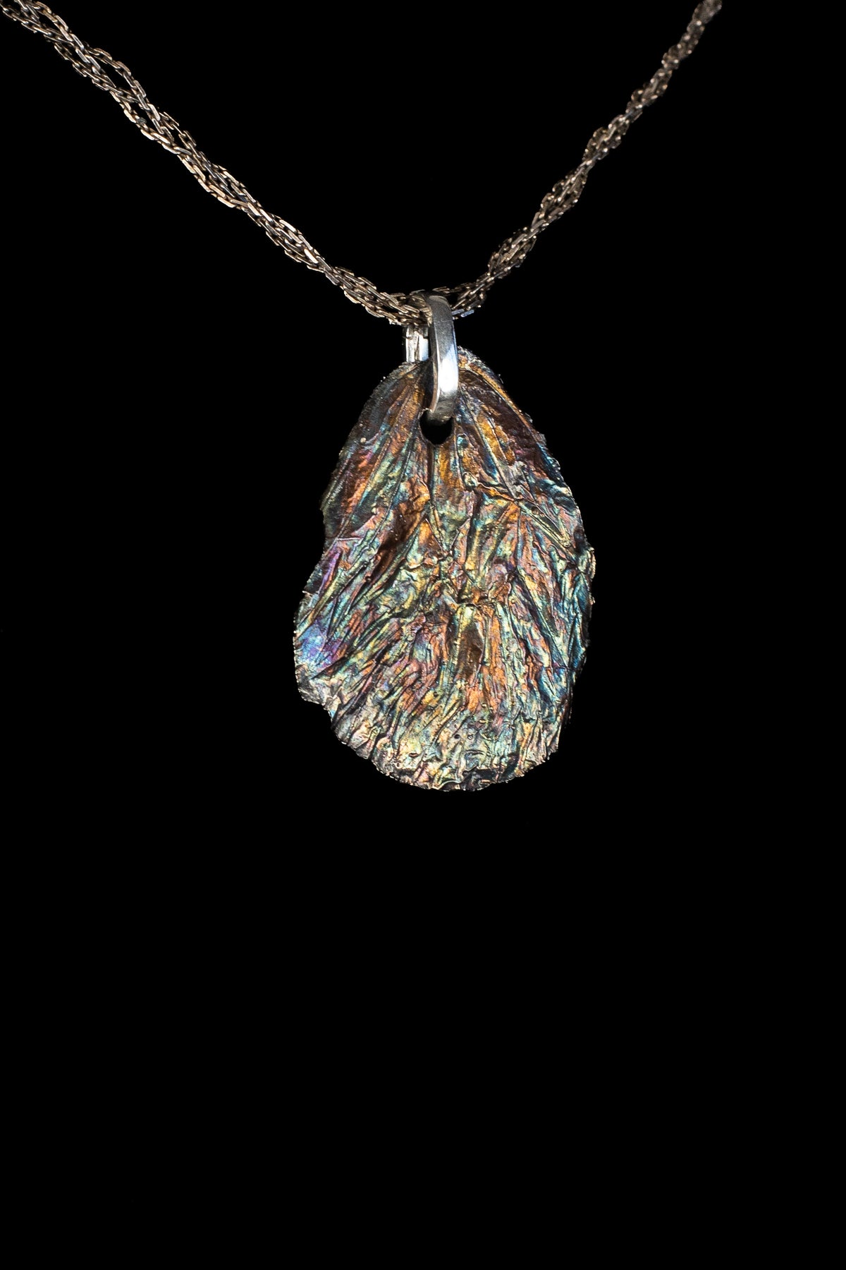 Medium Idea Idea Wing Fossil Pendant with Mandarin Mint Patina — image 1